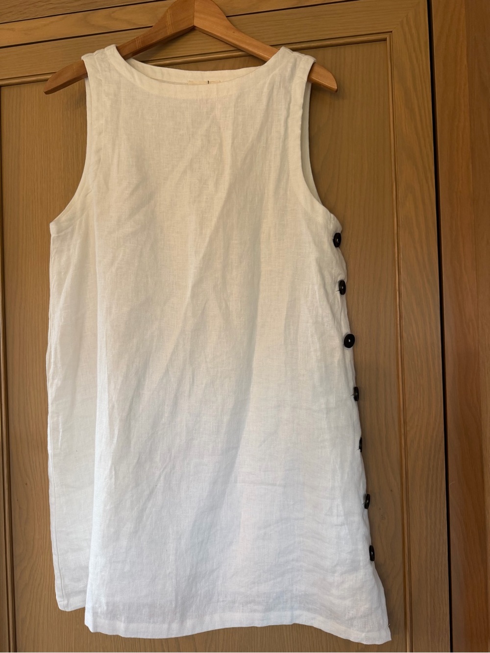 NWT a.ren Linen White Sleeveless Linen Shift Dress with Side Button Accents / SM
